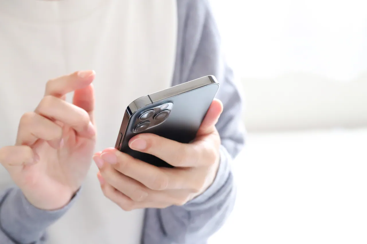 スマホで美容室を予約する