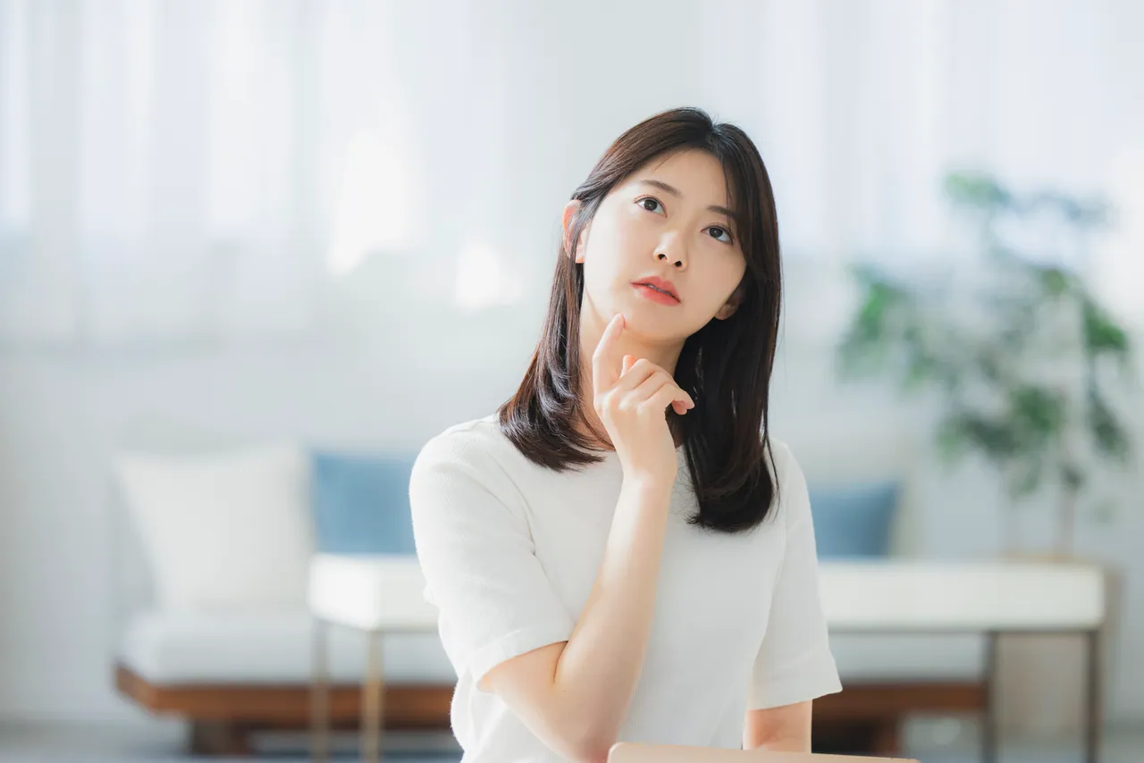 制作予算を検討する経営者